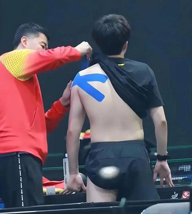 伤很严重已直接影响正手奥运前打了很多封闭针j9九游真人游戏第一平台心疼！王楚钦被曝肩(图3)