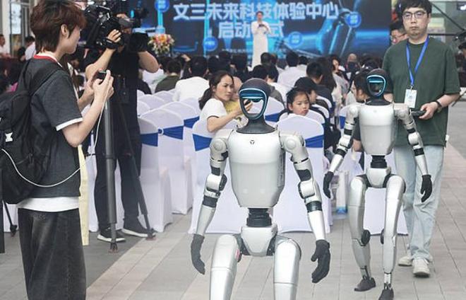 事实：中国远远落后美国的时代结束了j9平台西方不愿承认但不得不面对的